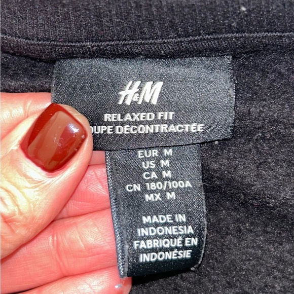 H&M Men’s Pullover Sweatshirt - Picture 3 of 3